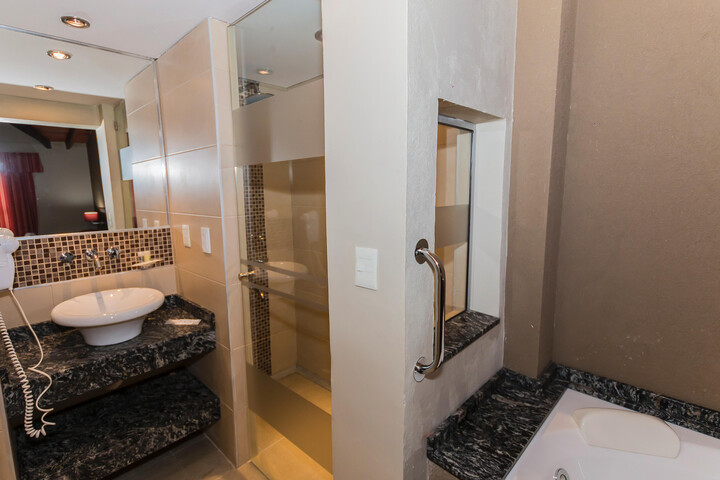 Suite 53 of 78