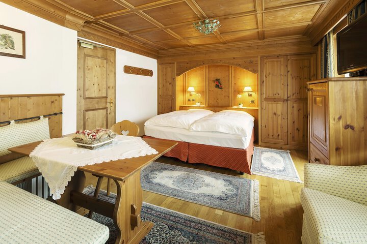 Room 11 of 60