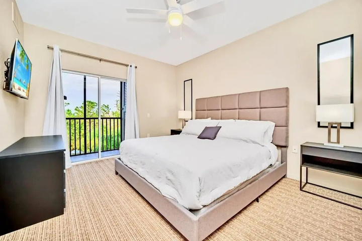 Room 5 of 18