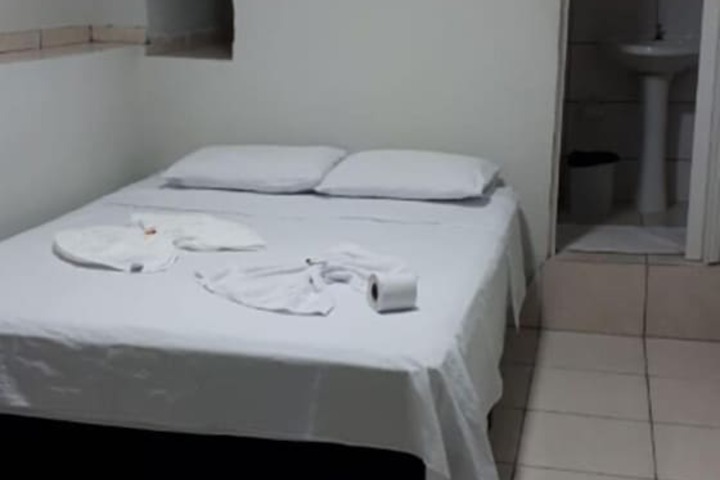 Room 5 of 18