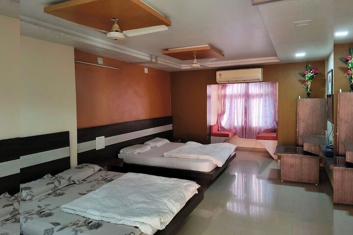 Room 33 of 124