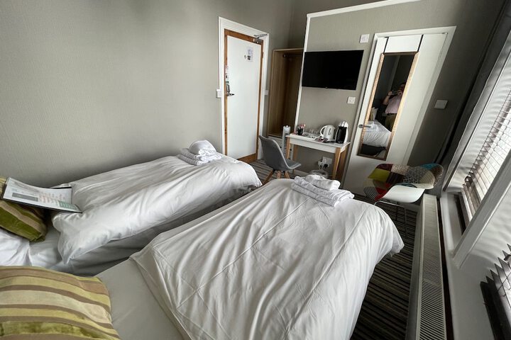 Room 13 of 74