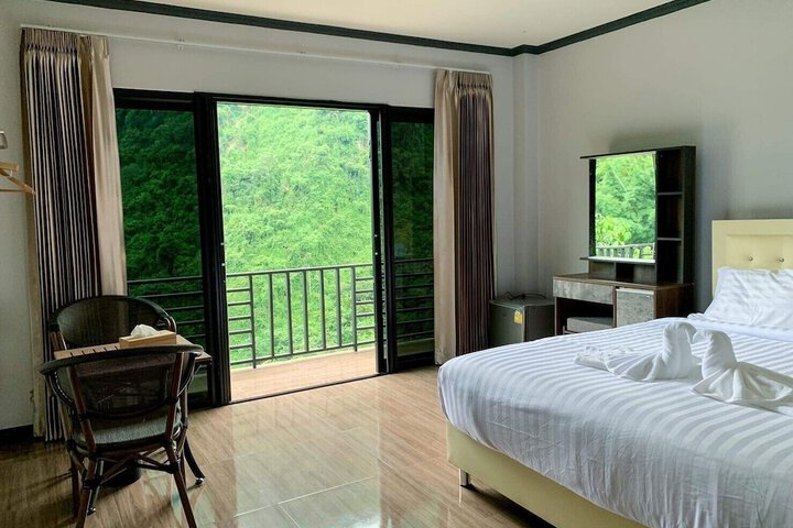 Room 5 of 36