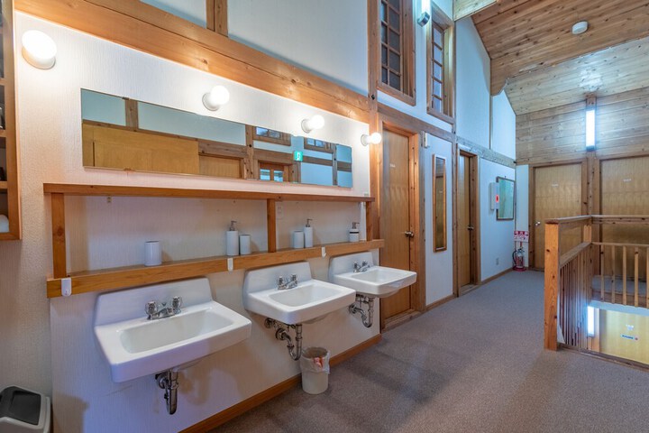 Room 15 of 18