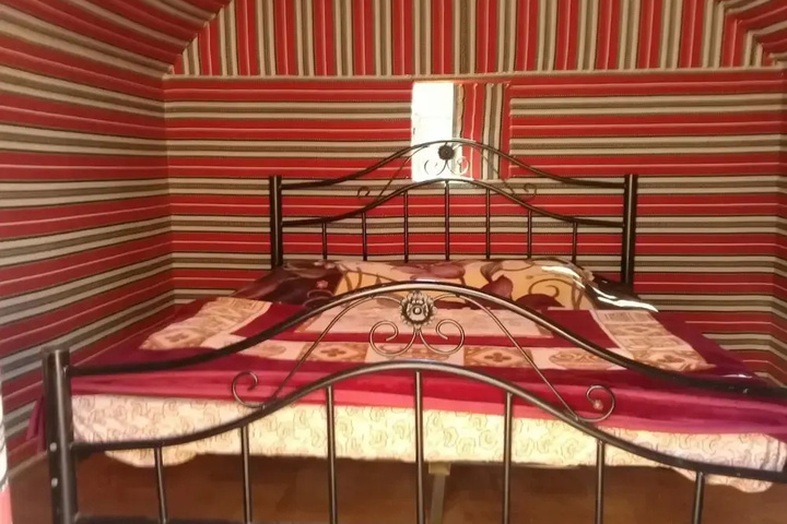 Room 4 of 15