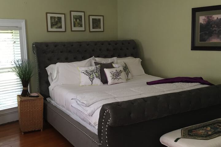 Room 12 of 68