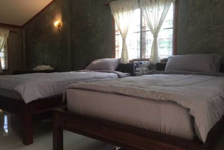Room 5 of 102