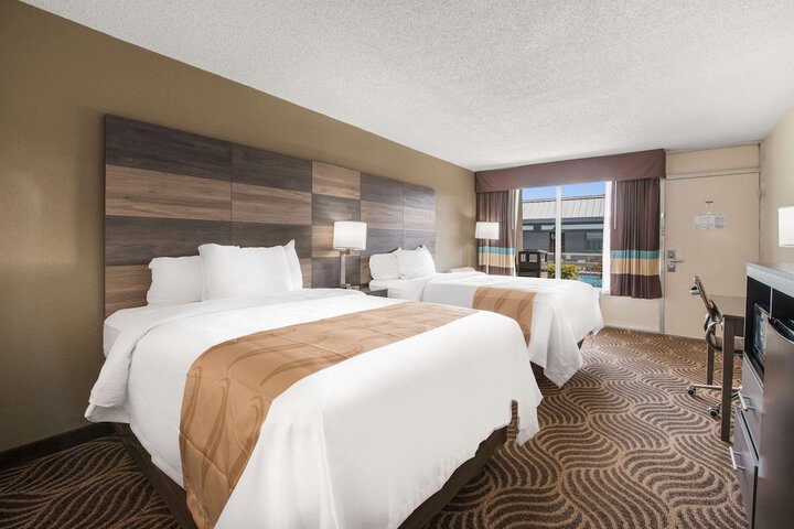 2 Double Beds (1 of 12)