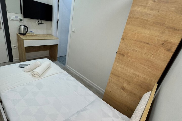 Room 9 of 35