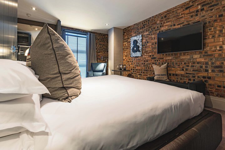Room 13 of 43