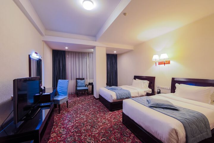 Room 6 of 114