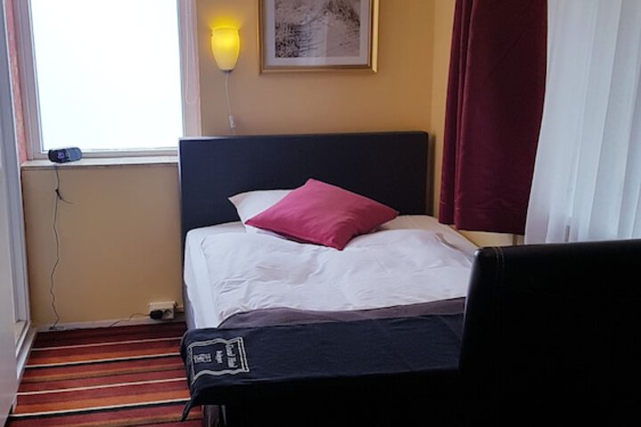 Room 19 of 40