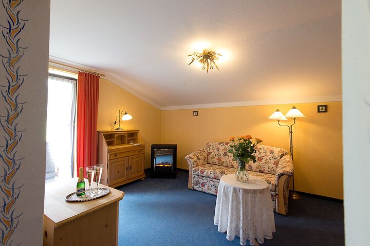 Room 6 of 92