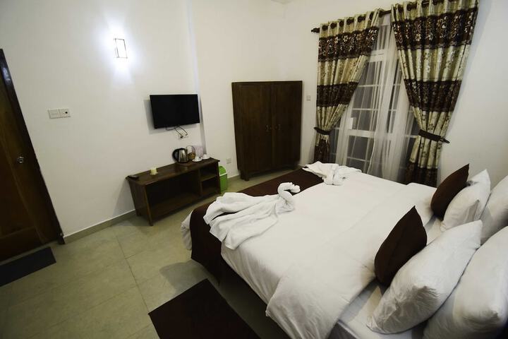 Room 6 of 25
