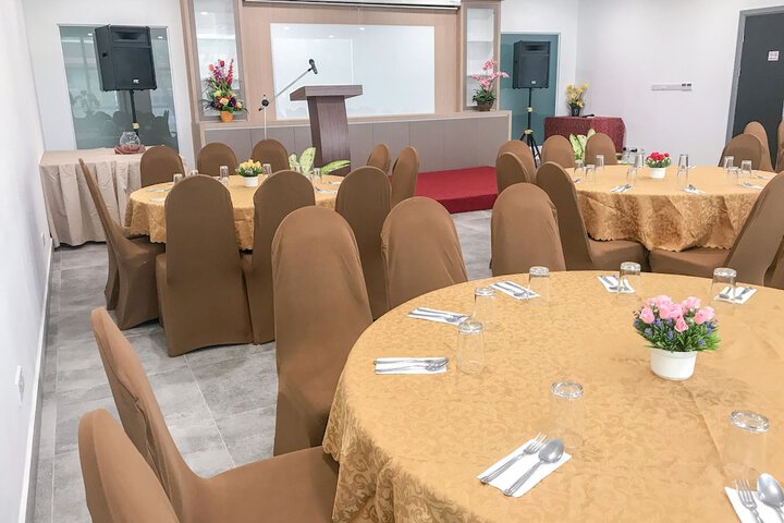 Ballroom/Hall 43 of 49