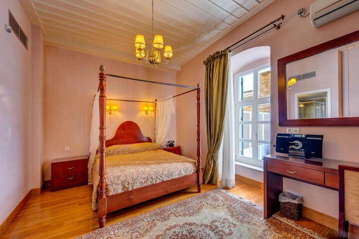 Room 32 of 92