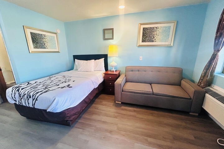 Room 11 of 33