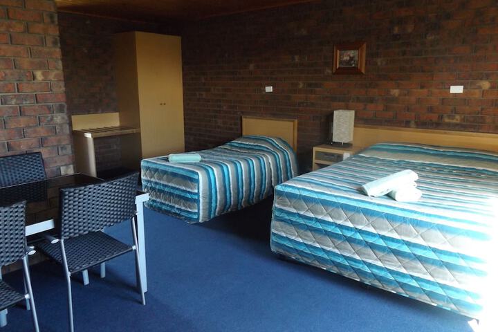Room 16 of 50