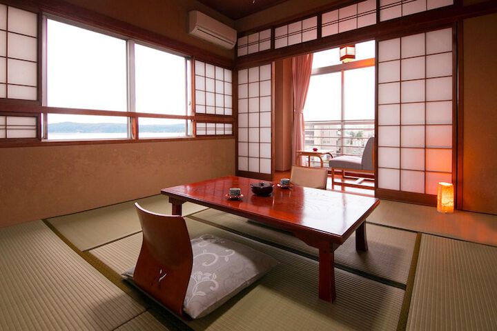 Room 13 of 60