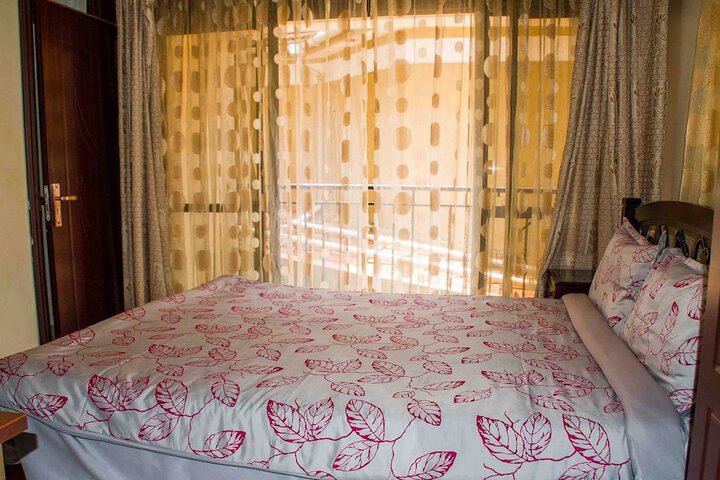 Room 14 of 21