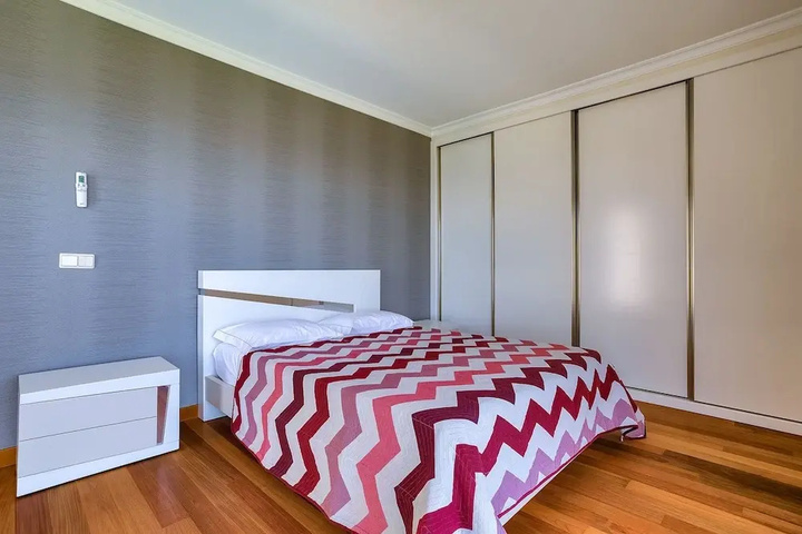 Room 4 of 17