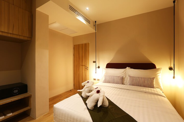 Room 10 of 121