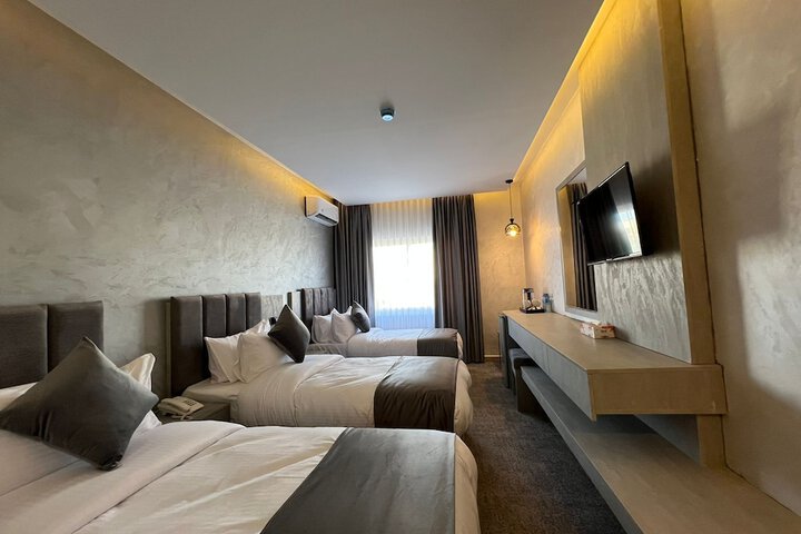 Room 9 of 56