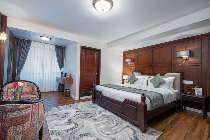 Room 12 of 38