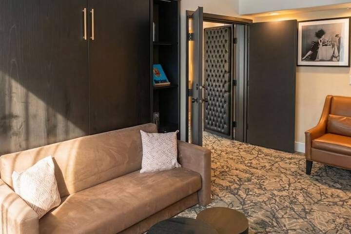 Room 48 of 122