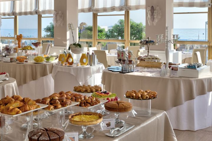 Breakfast/Coffee Service 67 of 98
