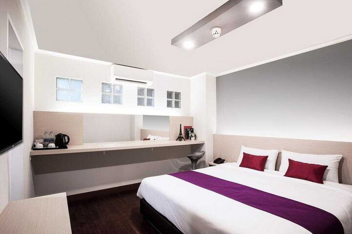 Room 27 of 39
