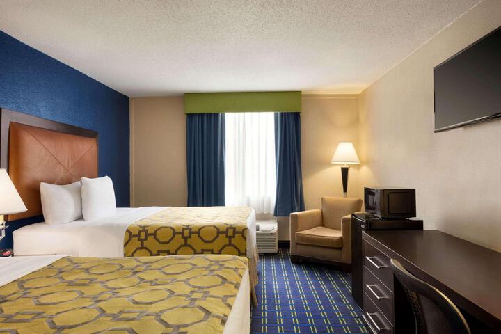 2 Queen Beds Mobility Accessible (1 of 5)