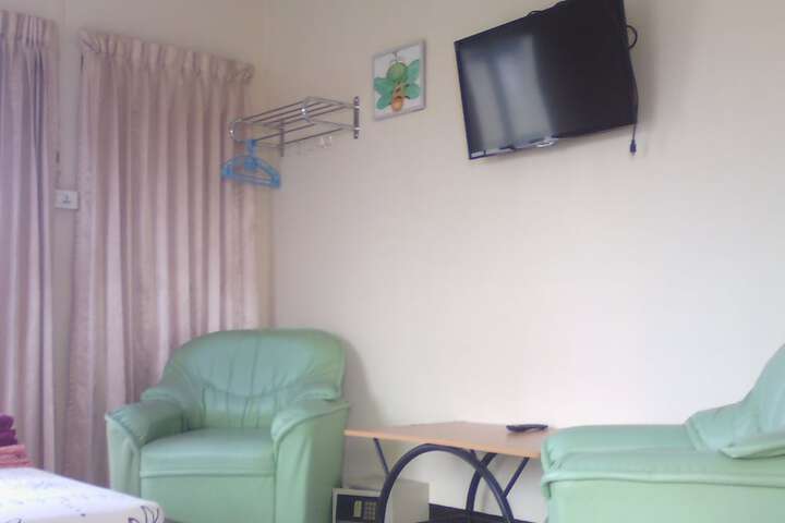 Room 9 of 40
