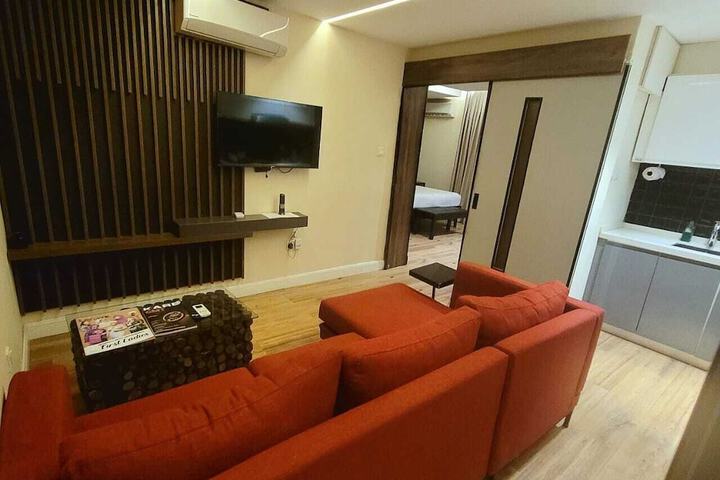 Room 4 of 11