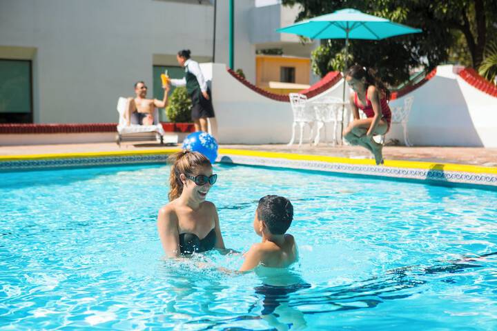 Pools & Facilities