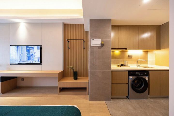 Room 32 of 39