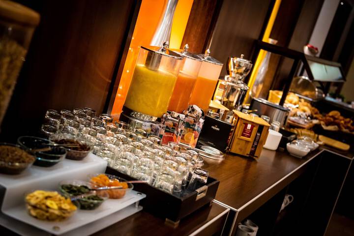 Dining 96 of 105