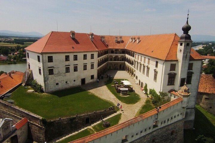 Hotel 63 of 66