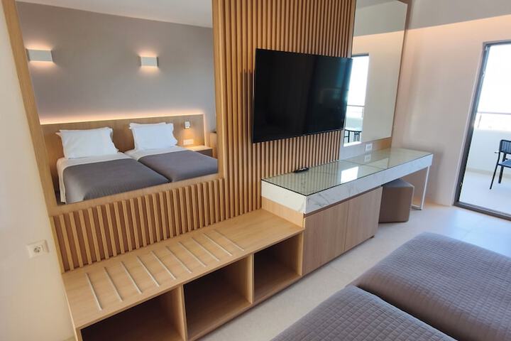 Room 40 of 156