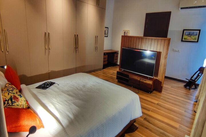Room 16 of 82