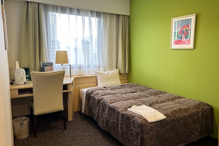 Room 8 of 24