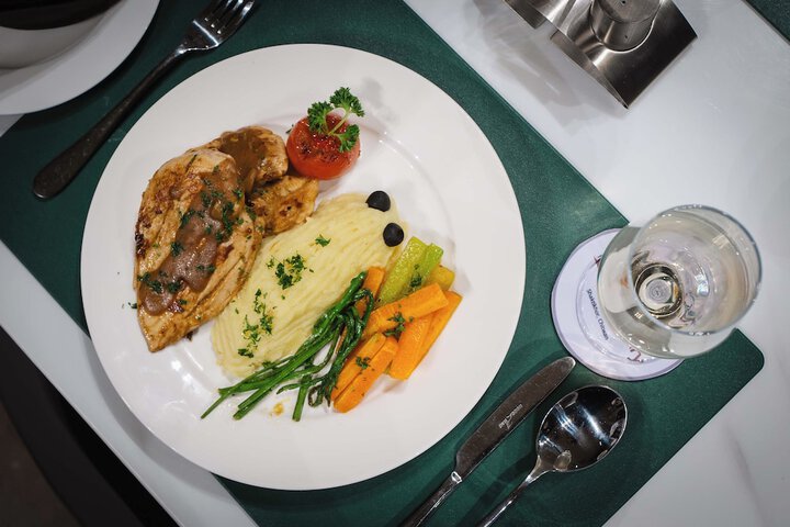 Dining 58 of 104