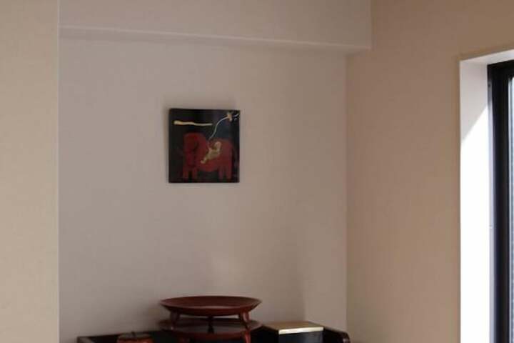 Room 6 of 18