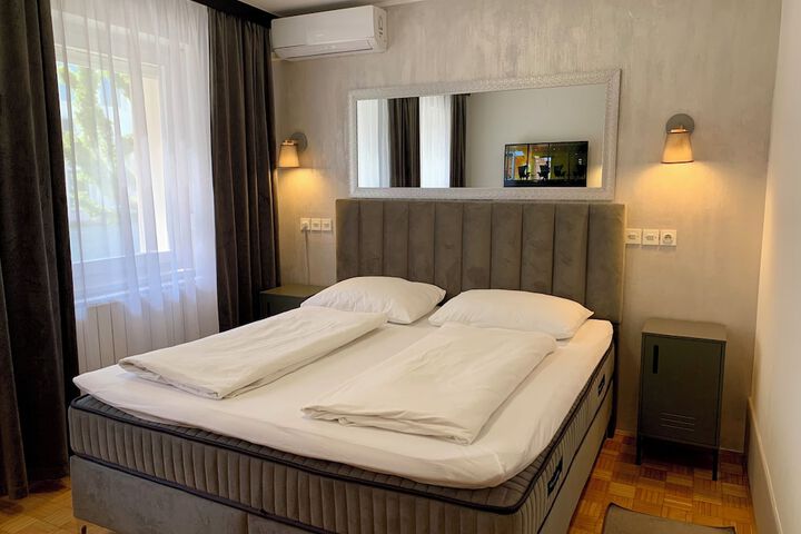 Room 9 of 51