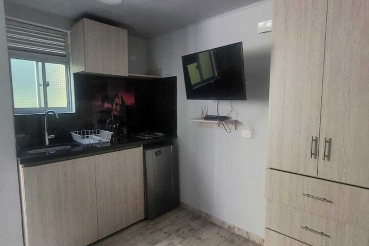Room 3 of 96