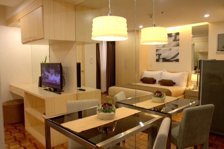 Room 17 of 44