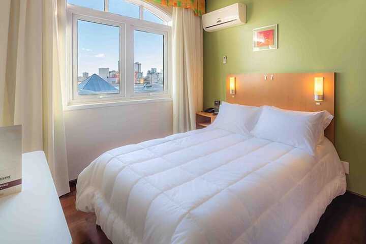 Room 3 of 32
