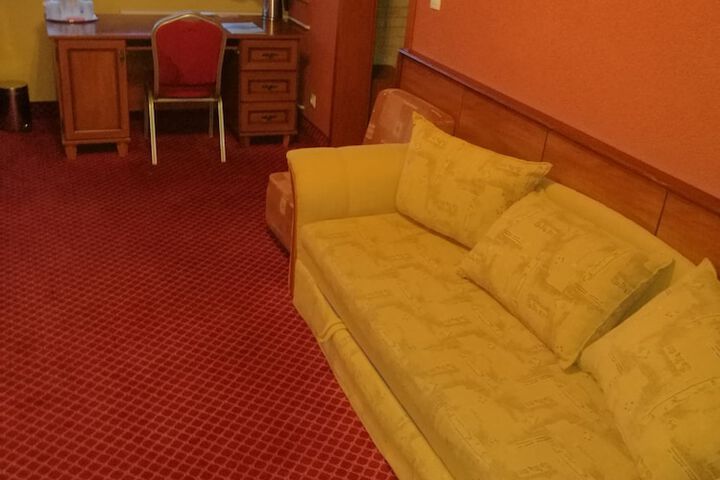 Room 14 of 60