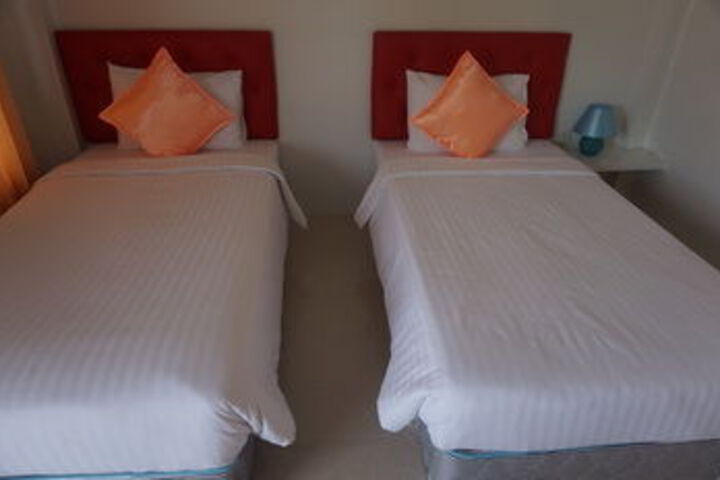Room 9 of 22