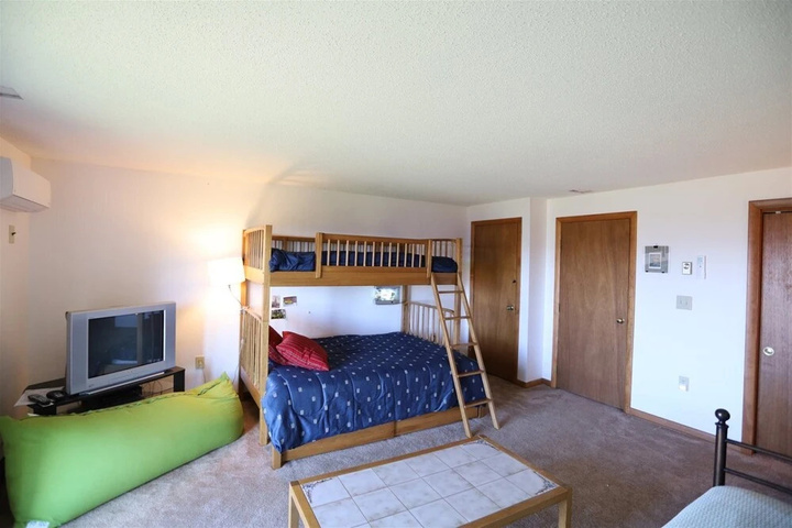 Room 5 of 13